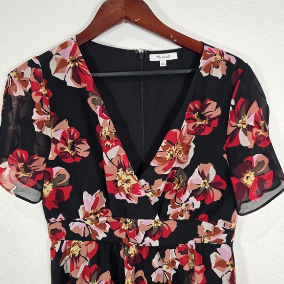 Madewell V Neck Tulip Sleeve Mini Dress in French Rose Black Red Floral Womens 8 - Picture 4 of 10